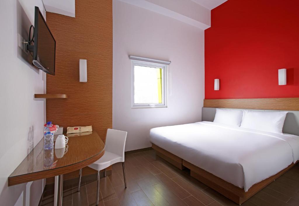 Amaris Hotel Cilegon Exterior photo