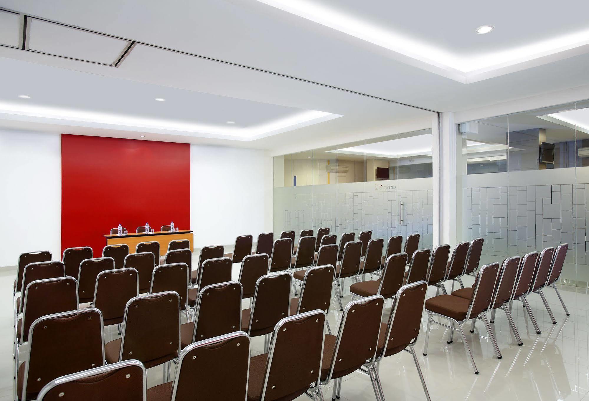 Amaris Hotel Cilegon Exterior photo